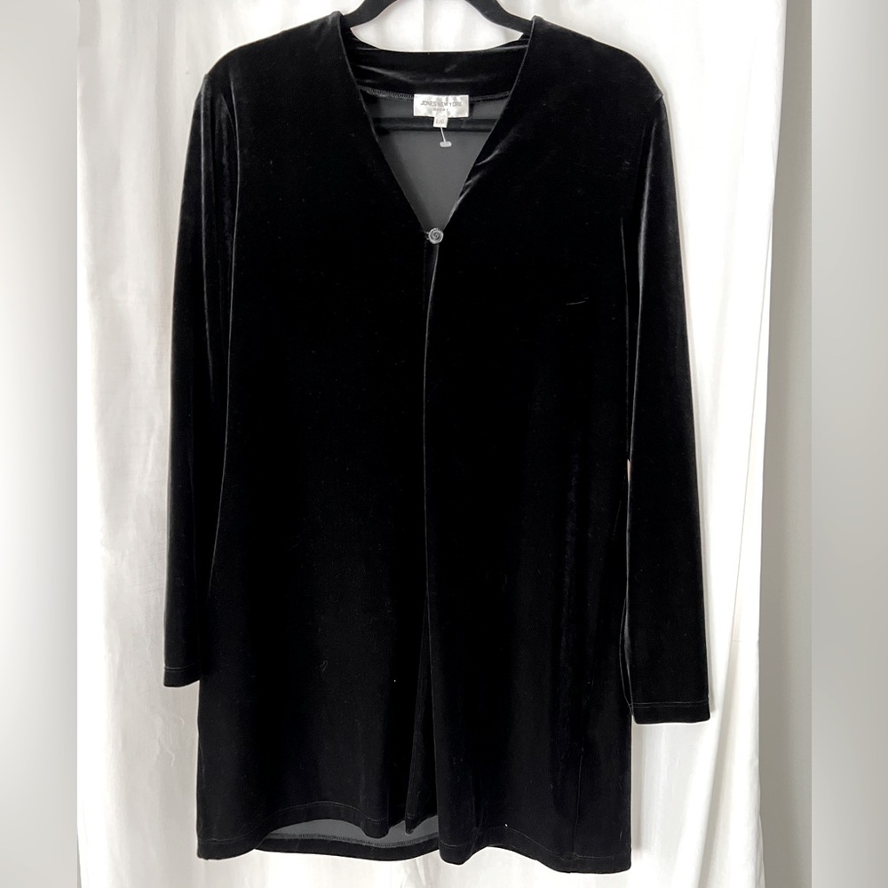 Black velvet open front top.